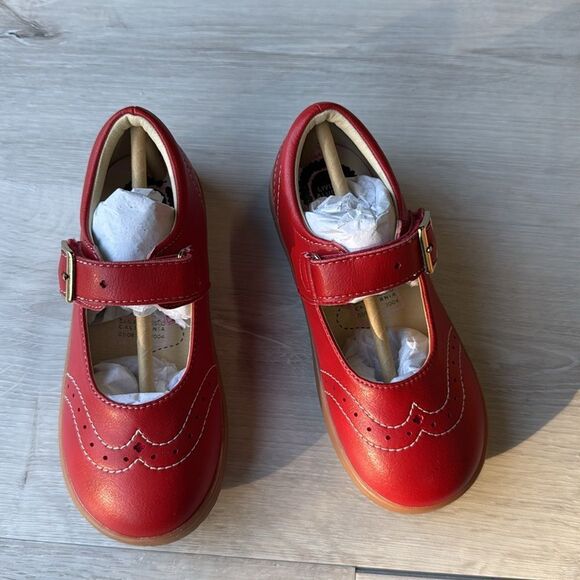 LIVIE & LUCA LIBRA Mary Jane SHOES
Red Kids size 11 NWT in box - Picture 9 of 12